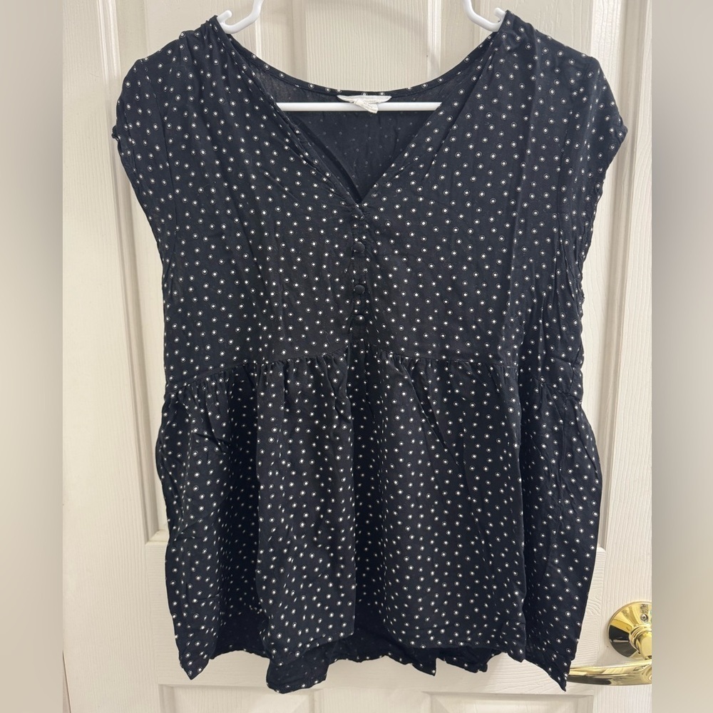 Caslon v neck polka dot flowy short sleeve blouse